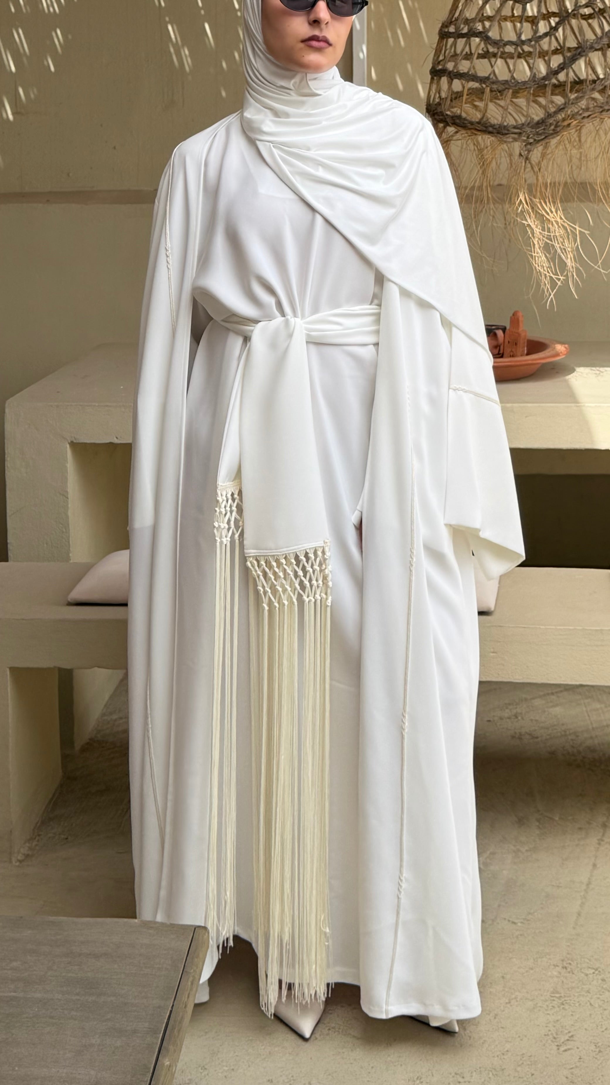 White | 2 piece | Subtle