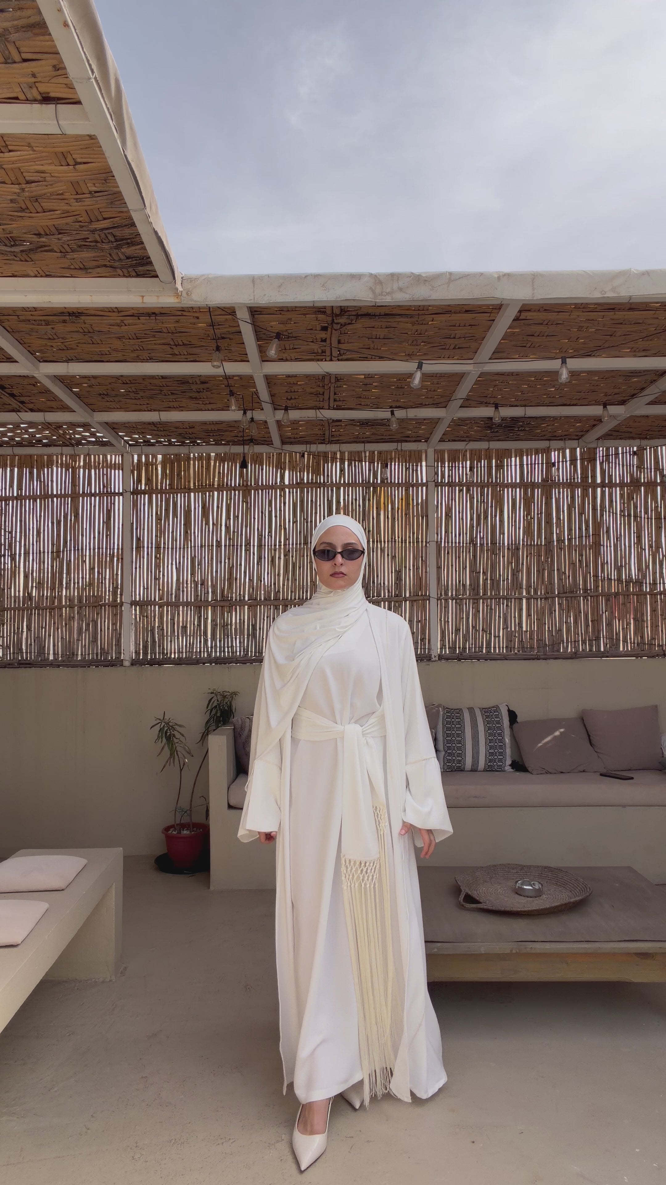 White | 2 piece | Subtle